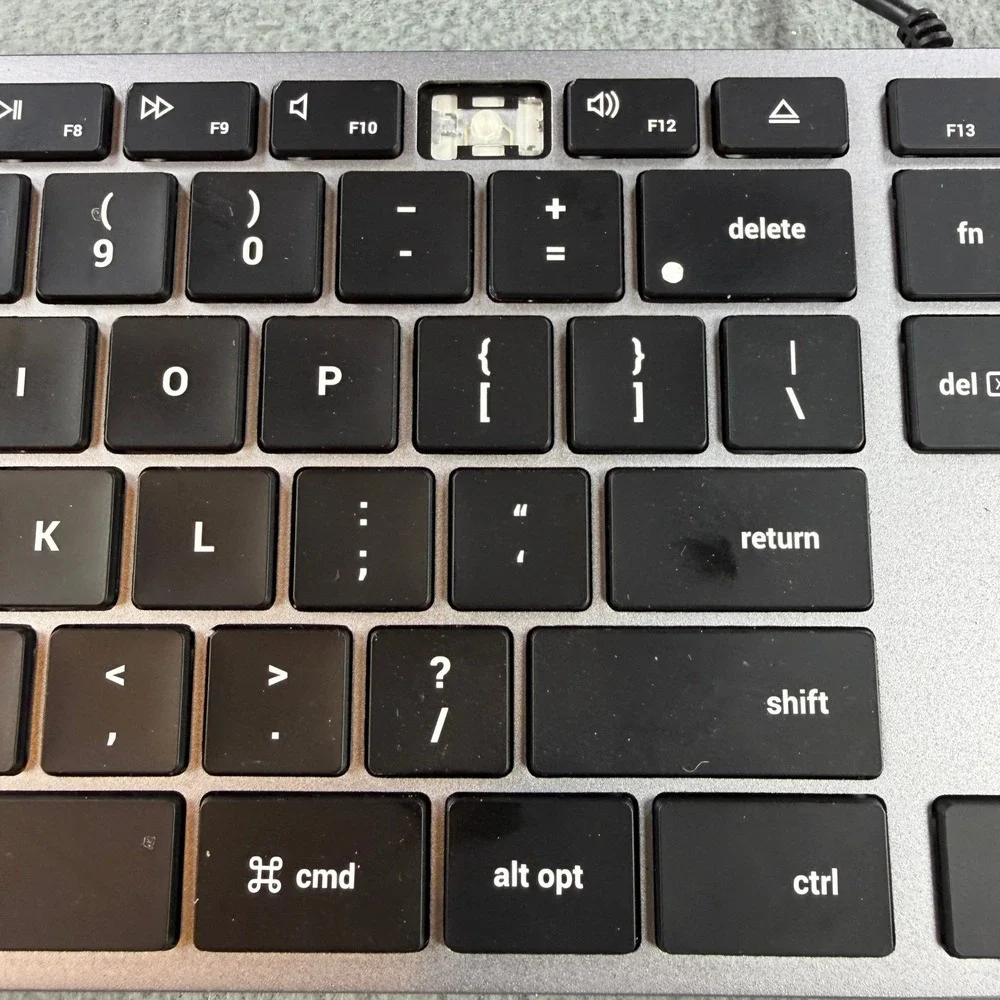 Satechi Slim W3 Wired Backlit Keyboard Mac USB-C Space Gray ST-UCSW3M